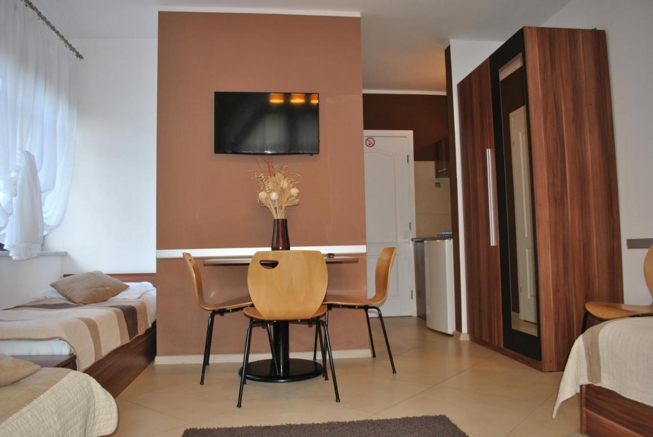 Dog Friendly Dom, Apartamenty Wichrowe Wzgorza Z Basenem Brenna 乌斯特龙 外观 照片