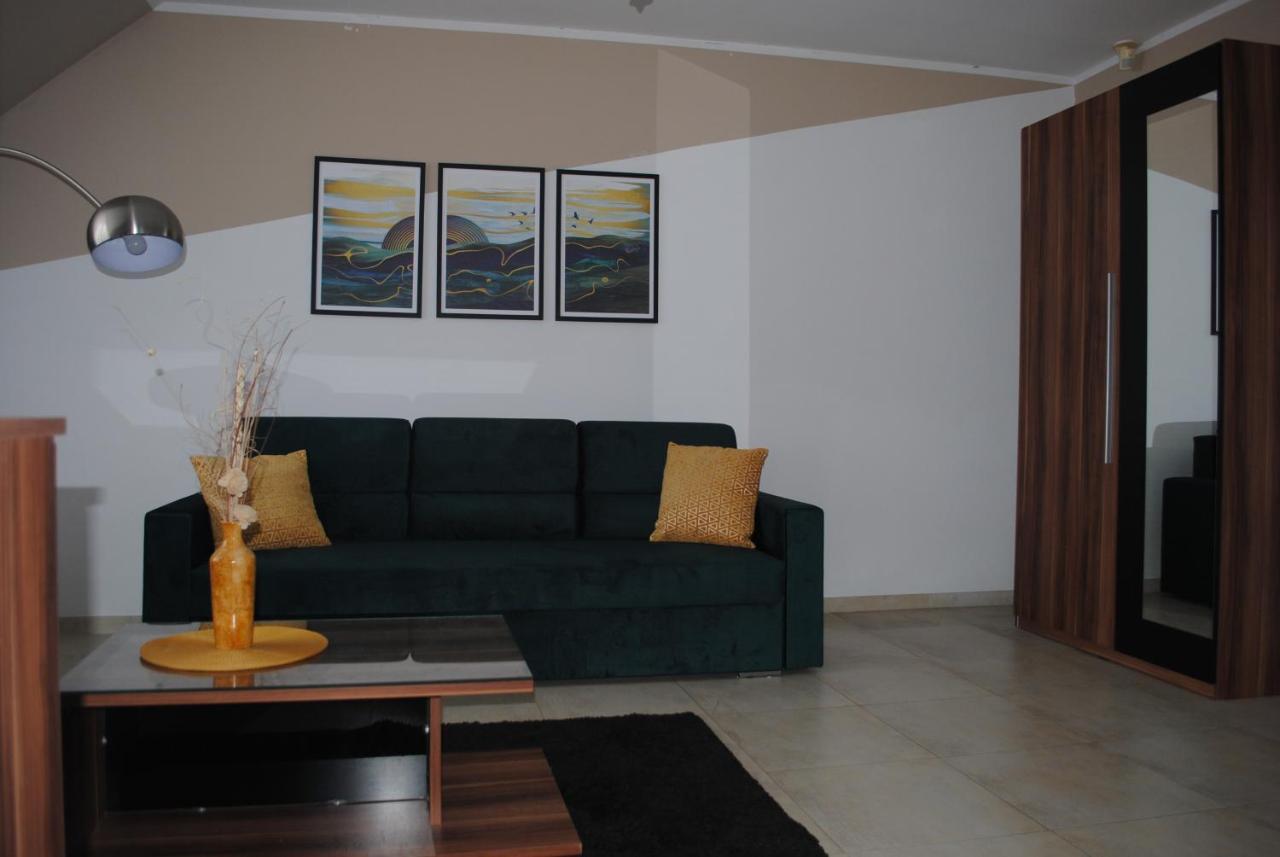Dog Friendly Dom, Apartamenty Wichrowe Wzgorza Z Basenem Brenna 乌斯特龙 外观 照片