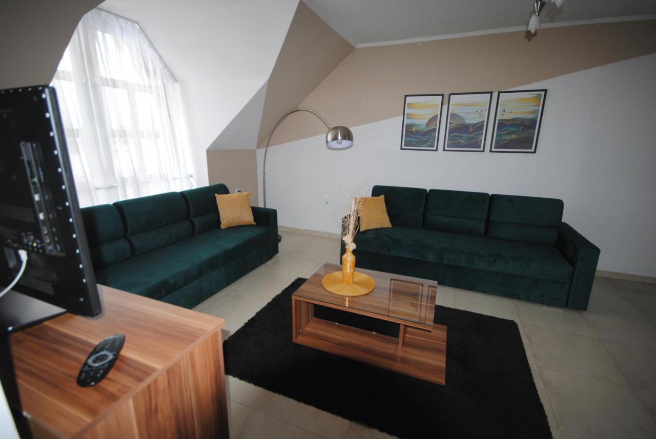 Dog Friendly Dom, Apartamenty Wichrowe Wzgorza Z Basenem Brenna 乌斯特龙 外观 照片