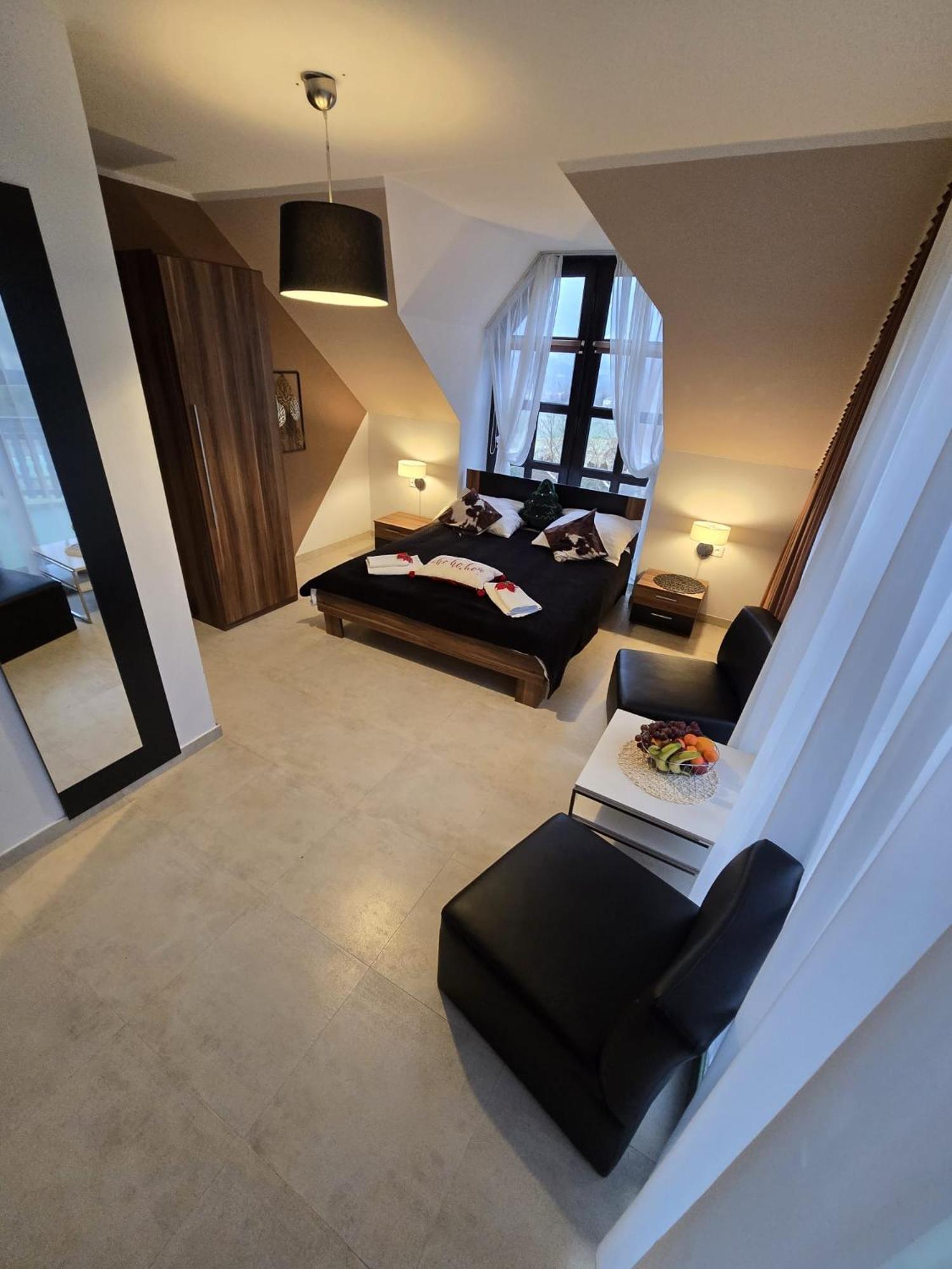 Dog Friendly Dom, Apartamenty Wichrowe Wzgorza Z Basenem Brenna 乌斯特龙 外观 照片